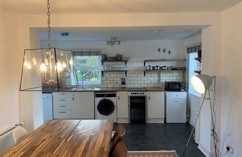 Beinn Orasaigh House | Beautiful Cottage with Stunning Views Carbost Skye