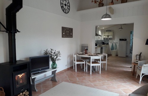 Eymet Cottage | Beautiful cottage with private pool, walking distance to restaurants.