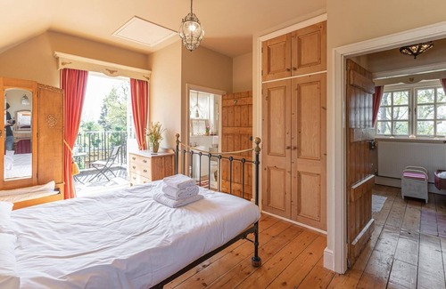 Pattingham House | Beautiful Country Cottage for up to 8 people - Great Staycation Location
