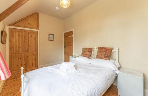 Pattingham House | Beautiful Country Cottage for up to 8 in Wolverhampton