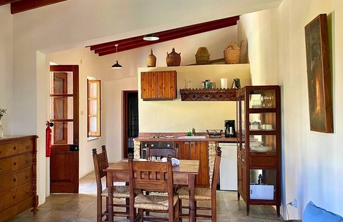 Choirokoitia Apartment | Beautiful Country House Apartment with A/C, WiFi & Pool in the Historical Village of Choirokoitia