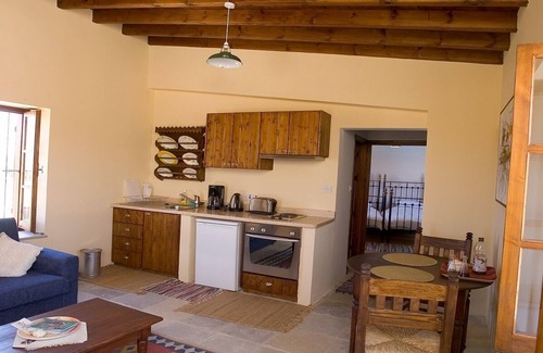 Choirokoitia Apartment | Beautiful Country House Apartment with A/C, WiFi & Pool in the Historical Village of Choirokoitia