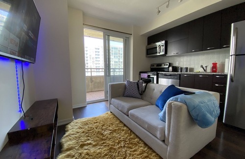 Liberty Village Condo | Beautiful Cozy 1-BR Condo unit + Balcony