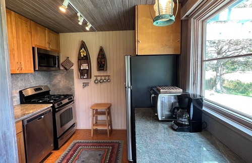 Seawall Cottage | Beautiful Cozy Renovated Cottage on Ocean at Seawall, Southwest Harbor