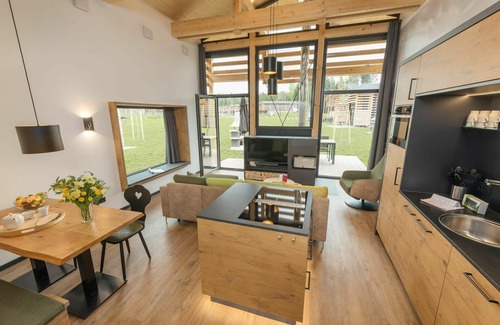 Leutkirch im Allgau House | Beautiful private villa for 4 guests with hot tub, pool, WIFI, TV, terrace and parking