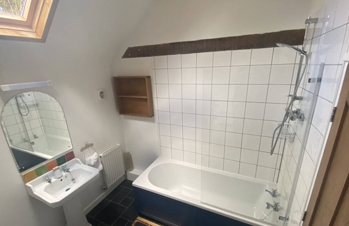 Crediton Cottage | Beautiful Devon Cottage near Exeter with easy access to the moors & coast