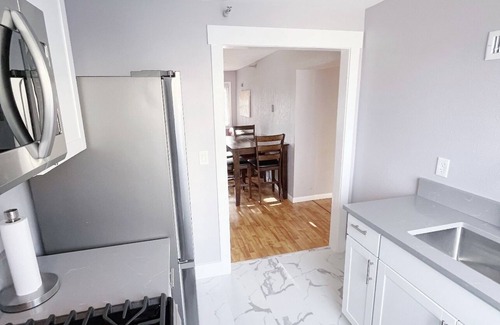 Hilltop Apartment | Beautiful Downtown Tacoma Home Unit 3