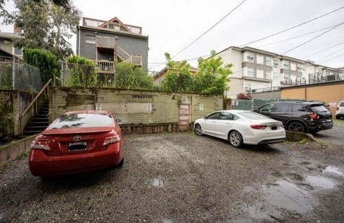 Hilltop Apartment | Beautiful Downtown Tacoma Home Unit 3