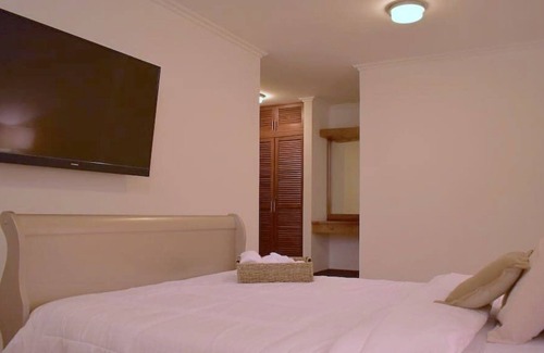 Urdesa Apartment | Beautiful, elegant and spacious 3BD apartment at Lomas de Urdesa