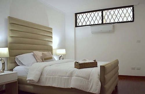 Urdesa Apartment | Beautiful, elegant and spacious 3BD apartment at Lomas de Urdesa