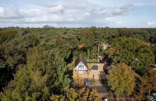 Bazuin Villa | Beautiful English Villa with hottub