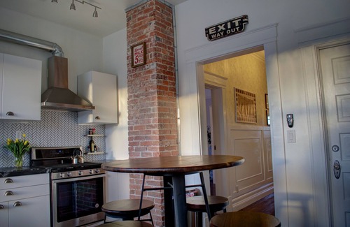 Midtown Apartment | Beautiful Extended Stay Professional/Travel Nurse Studio - Midtown