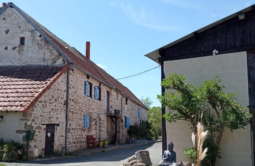 Parsac Bed & Breakfast | Beautiful family room. Ideally 2 km from the highway and yet wonderfully rural .