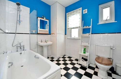 Mumbles House | *Beautiful family home in Mumbles, with garden*