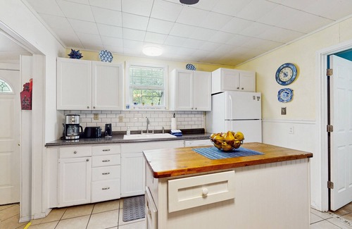 Kingsland House | Beautiful Family House w/WiFi, Central AC, Washer/Dryer & Shared Boat Launch