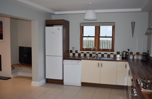 Dingle House | “Beautiful, Family Only, Pet Friendly, Harbour Views”