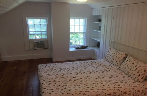 Middletown House | Beautiful Farm House, 30 acres private estate with pool