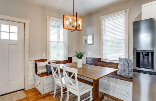 Elizabethtown House | Beautiful Farmhouse close to Lanc Hershey Etown