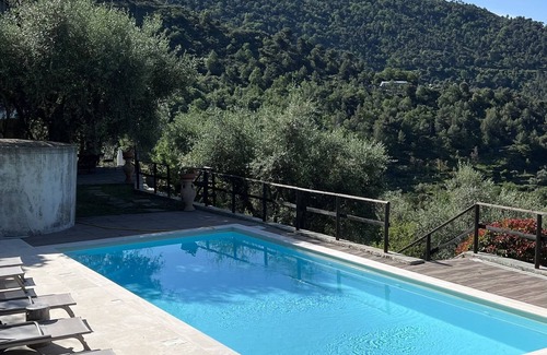 Seborga House | Beautiful farmhouse with pool and stunning infinite sea views. Host up to 9