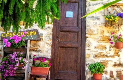 Seborga House | Beautiful farmhouse with pool and stunning infinite sea views. Host up to 9