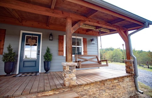 Smithville Cabin | Beautiful Farmhouse North of Broken Bow! 74 private acres-Stocked Pond!