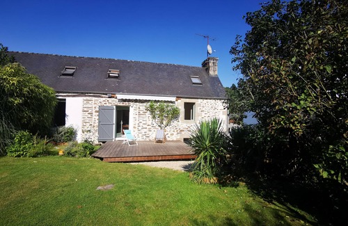 Morlaix House | Beautiful farmhouse with peaceful, bucolic garden, 10 minutes' walk from the historic center.