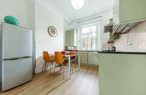 Warwick Apartment | Beautiful Flat