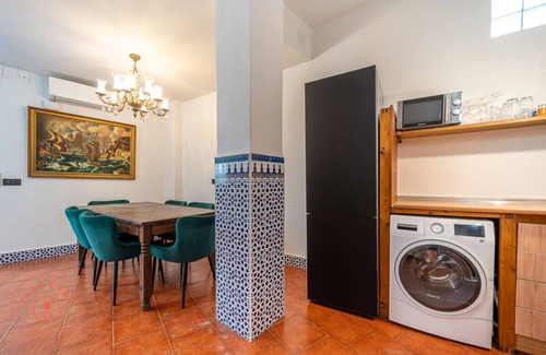 La Victoria Apartment | Beautiful Flat Near Plaza Merced - TakeCareMalaga