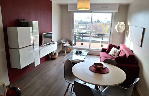 Courseulles-sur-Mer Apartment | Beautiful apartment F2- 50 meters from the beach with balcony -Juno beach