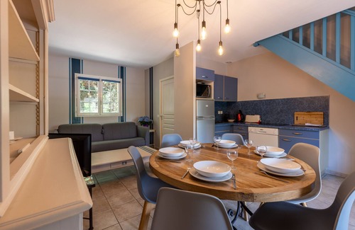 La Bastide-Clairence House | Beautiful typical Basque house in residence with swimming pool