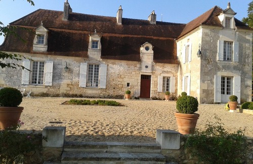 Montagnac-la-Crempse House | beautiful seventeenth chartreuse, all comfort, fenced pool, near Bergerac