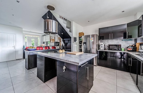 Pierrefitte-sur-Seine House | Beautiful home in Pierrefitte-Sur-Seine