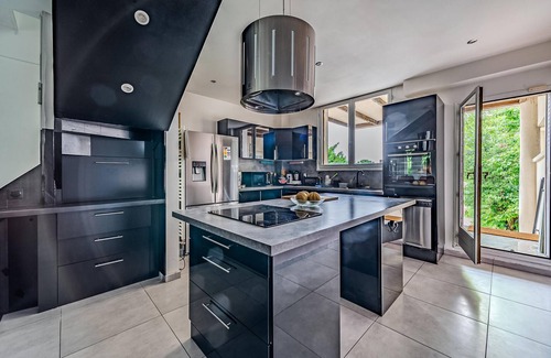 Pierrefitte-sur-Seine House | Beautiful home in Pierrefitte-Sur-Seine