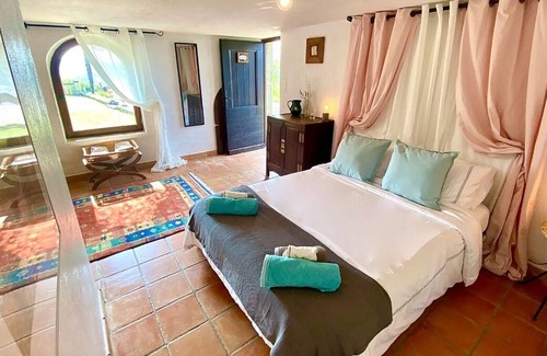 Saint-Andre-de-Najac Villa | Beautifully Restored Stone House, Private Pool, Idyllic Setting & Stunning Views 10 mins from Najac!