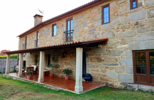 Soloveira Cottage | Beautiful Galician mansion in O Salnés, Rías Baixas