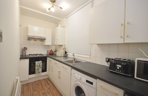 Sands End Apartment | Beautiful Garden Flat near Chelsea