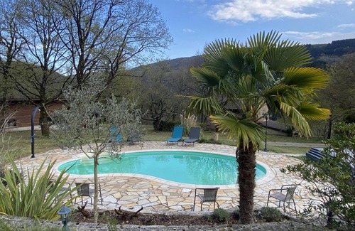 Connac House | Beautiful gîte with views and shared pool