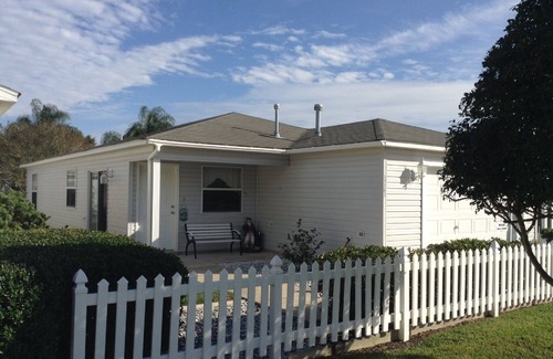 Chatham House | Beautiful Golf Resort 2BR/2Bath Patio Villa in the Heart of The Villages!