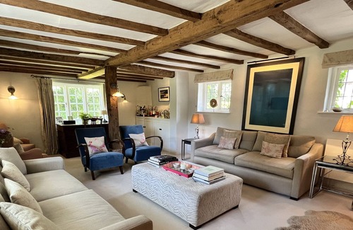 Haslemere House | Beautiful Grade II listed home with pool and tennis court in South Downs
