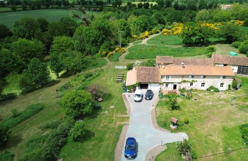 Viennay Bed & Breakfast | Beautiful guest room, old farmhouse full of character. Nature and countryside.