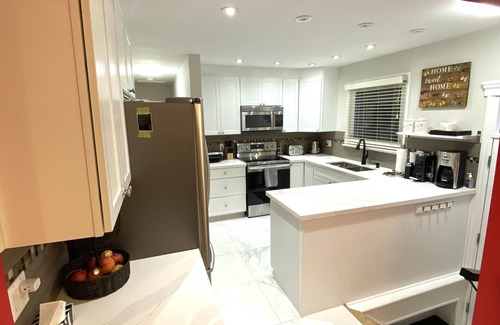 Queenston House | Beautiful house in Niagara Parkway, near hiking and biking trails!
