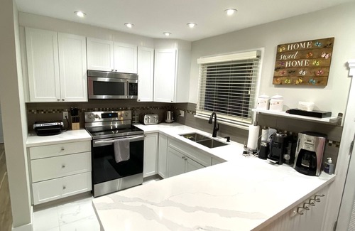 Queenston House | Beautiful house in Niagara Parkway, near hiking and biking trails!