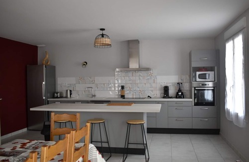 Sainte-Livrade-sur-Lot House | Beautiful house for 10-12 people, 4 bedrooms, terrace and garden