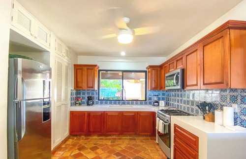 Akumal Villa | Beautiful Hacienda style villa located on white sandy beach, pool, AC, WiFi!