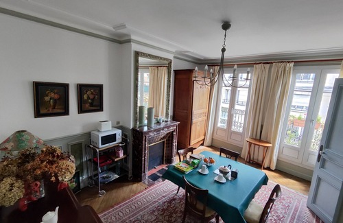 16th Arrondissement Apartment | Beautiful Haussmannian apartment in the 16th arrondissement. Quiet building.