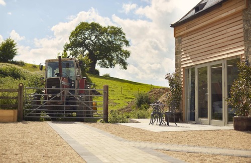 Gloucester House | Beautiful Hay Barn Conversion With Large Patio
