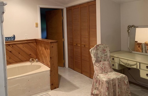 Alpine Lake Cabin | Beautiful Historic Cabin directly on Alpine Lake!