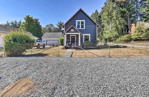 Mineral House | Beautiful Historic Home, Walk to Mineral Lake