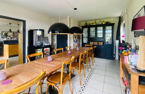 Strucht House | Beautiful Holiday Home in Schin op Geul with Garden