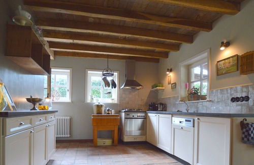 Lage Mierde House | Beautiful Holiday Home In Lage Mierde near Forest